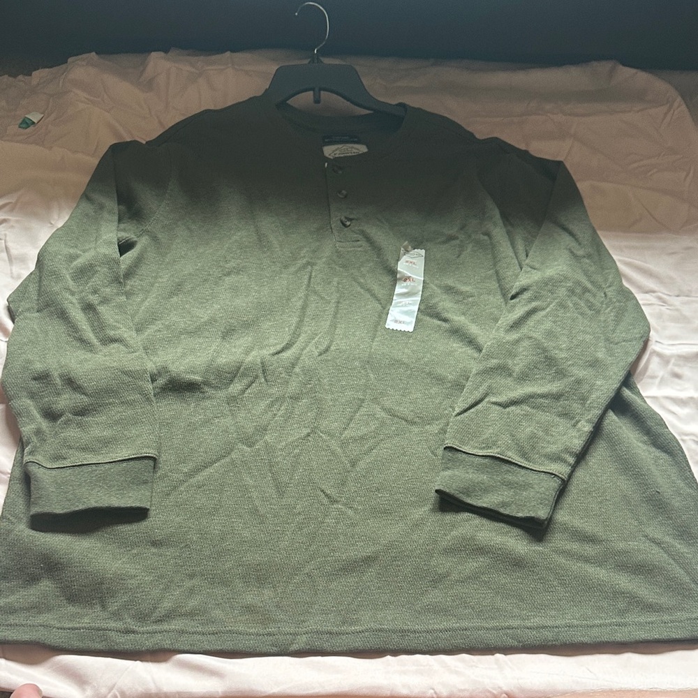 St. John's Bay Evergreen HTR Green Long Sleeve